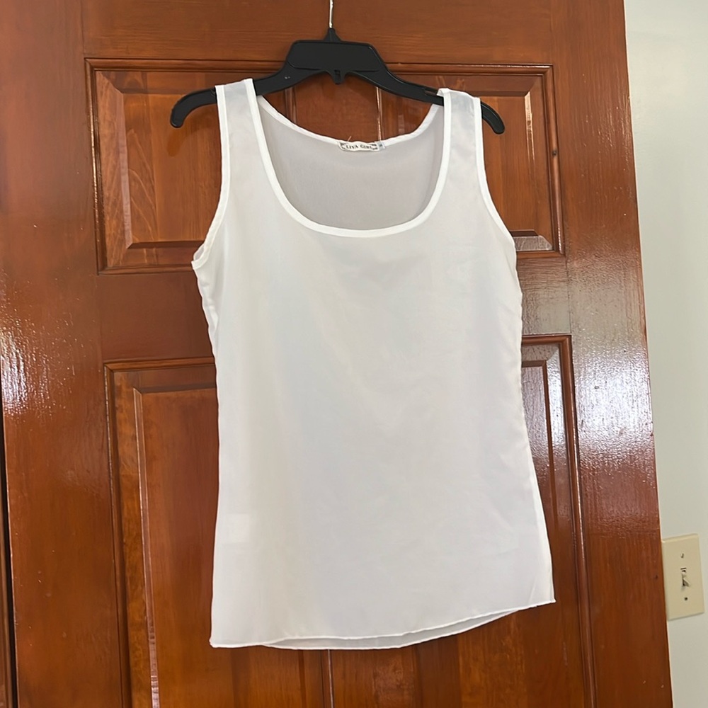 Liva Girl white medium top